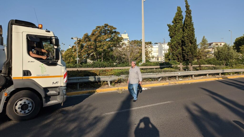 Κοινή επιχείρηση του Δήμου Αμαρουσίου και της Περιφέρειας Αττικής για τον καθαρισμό του διαζώματος της οδού Σπύρου Λούη 4 Κοινή επιχείρηση του Δήμου Αμαρουσίου και της Περιφέρειας Αττικής για τον καθαρισμό του διαζώματος της οδού Σπύρου Λούη
