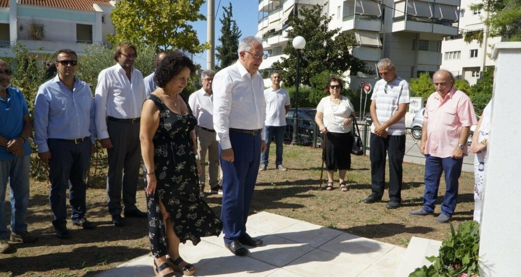 Παρουσία του Δημάρχου Αμαρουσίου Θεόδωρου Αμπατζόγλου η εκδήλωση μνήμης για τα 101 χρόνια από το θάνατο του Νίκου Καπετανίδη
