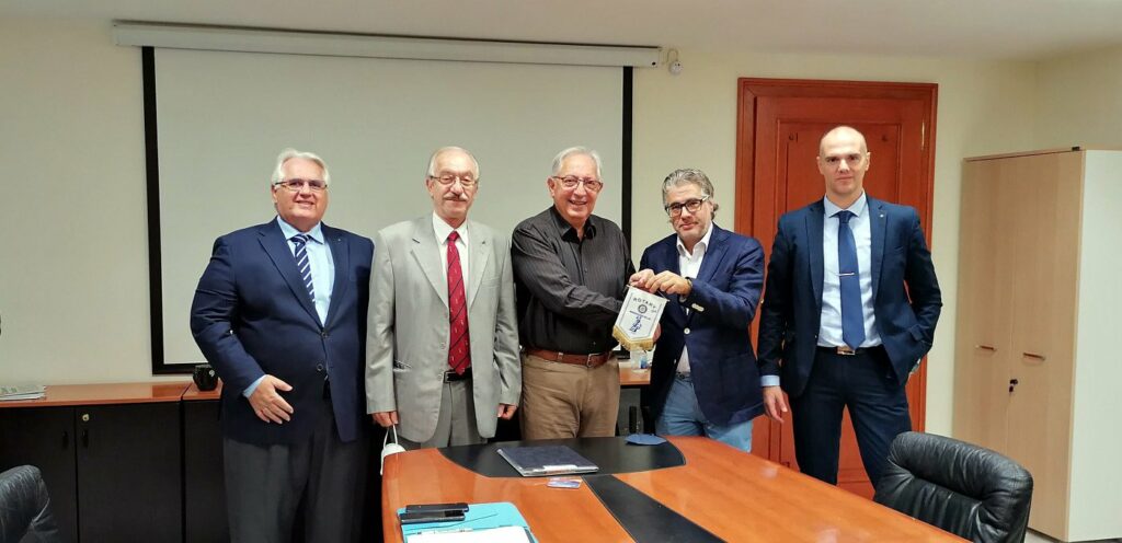 Συναντήσεις του Δημάρχου Αμαρουσίου Θεόδωρου Αμπατζόγλου με Συλλόγους της πόλης 4 Συναντήσεις του Δημάρχου Αμαρουσίου Θεόδωρου Αμπατζόγλου με Συλλόγους της πόλης