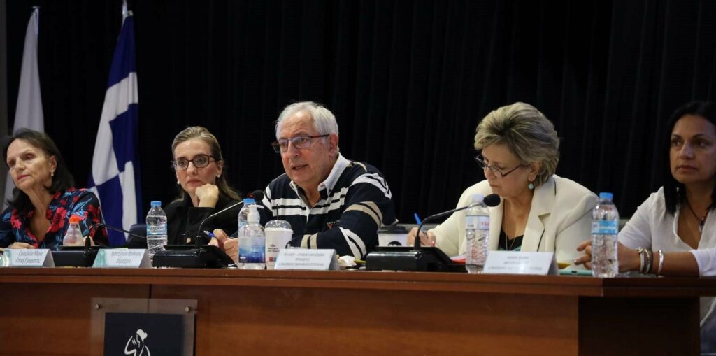 Συνάντηση του Δημάρχου Αμαρουσίου Θ. Αμπατζόγλου με τους διευθυντές/ντριες των Δημοτικών Σχολείων και Νηπιαγωγείων της πόλης με την ευκαιρία της νέας σχολικής χρονιάς