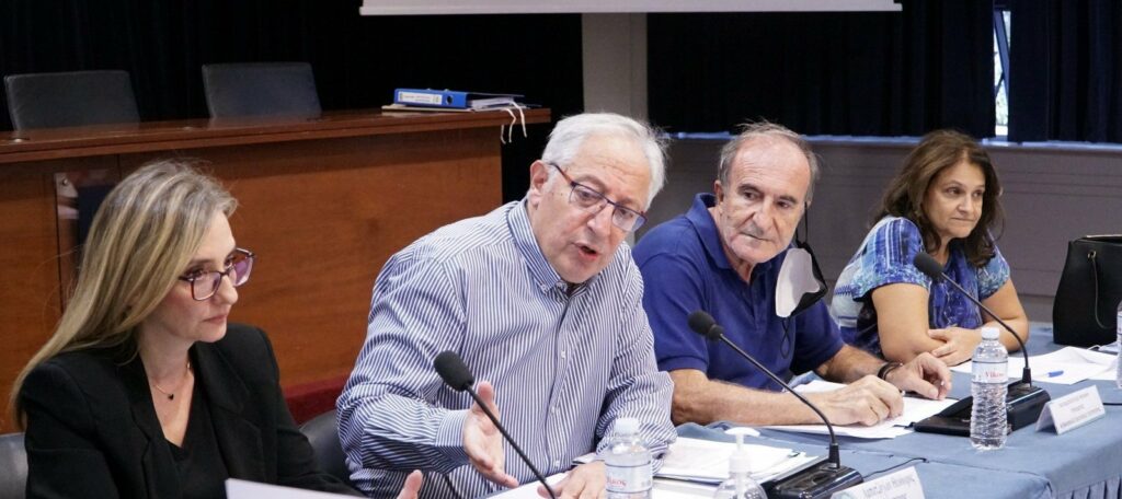 Τα ζητήματα που απασχολούν τη σχολική κοινότητα συζήτησε ο Δήμαρχος Αμαρουσίου Θ. Αμπατζόγλου με τους Διευθυντές/ντριες των Γυμνασίων και Λυκείων της πόλης