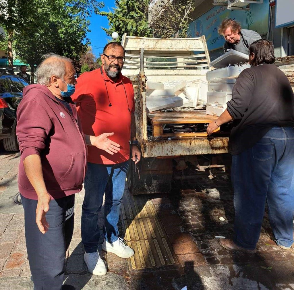 Μεγάλη ποσότητα φρέσκων ψαριών διένειμε το Κοινωνικό Παντοπωλείο του Δήμου Αμαρουσίου στους ωφελούμενούς του