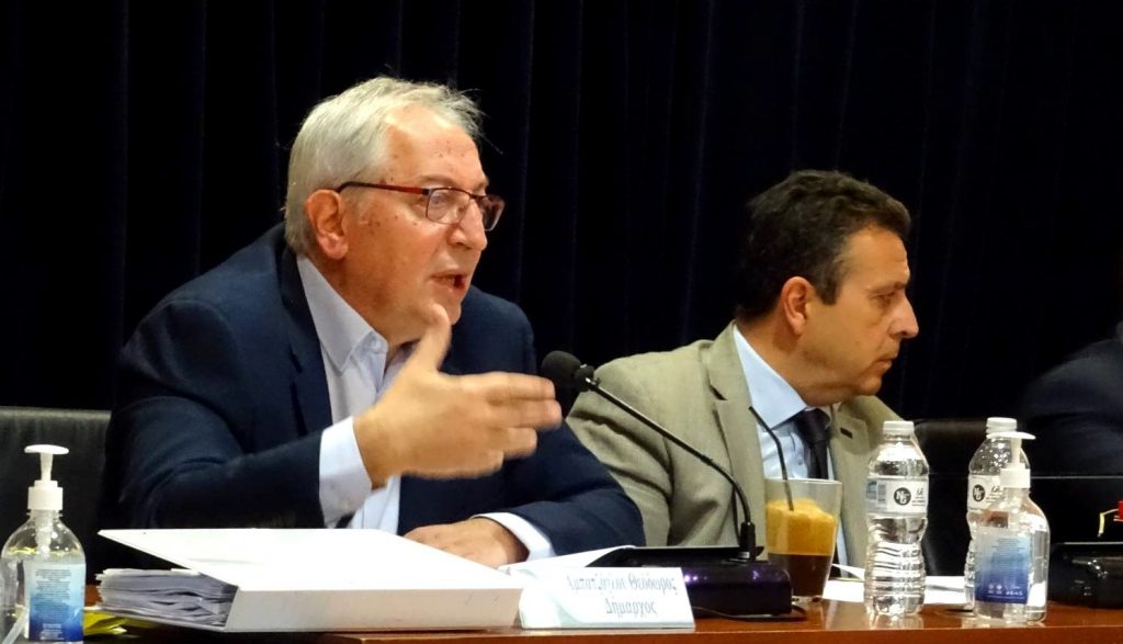 Παρέμβαση του Δημάρχου Αμαρουσίου Θεόδωρου Αμπατζόγλου κατά τη διάρκεια συνεδρίασης του Δημοτικού Συμβουλίου του Δήμου για τις δασοτεχνικές εργασίες που εκτελεί το ΙΓΕ στο Δάσος Συγγρού