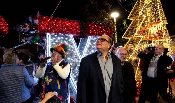 Χριστούγεννα στο Χαλάνδρι – Το μήνυμα του δημάρχου στο άναμμα του δέντρου