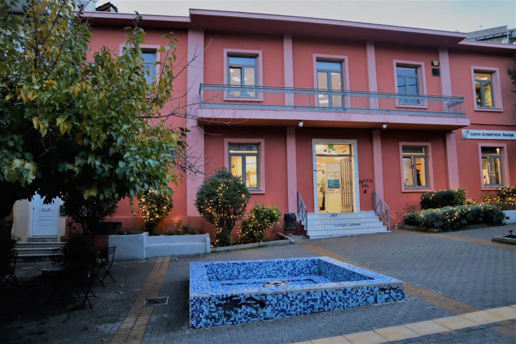 Διανομή δελτίων μετακίνησης ΑμεΑ από τα ΚΕΠ Χαλανδρίου