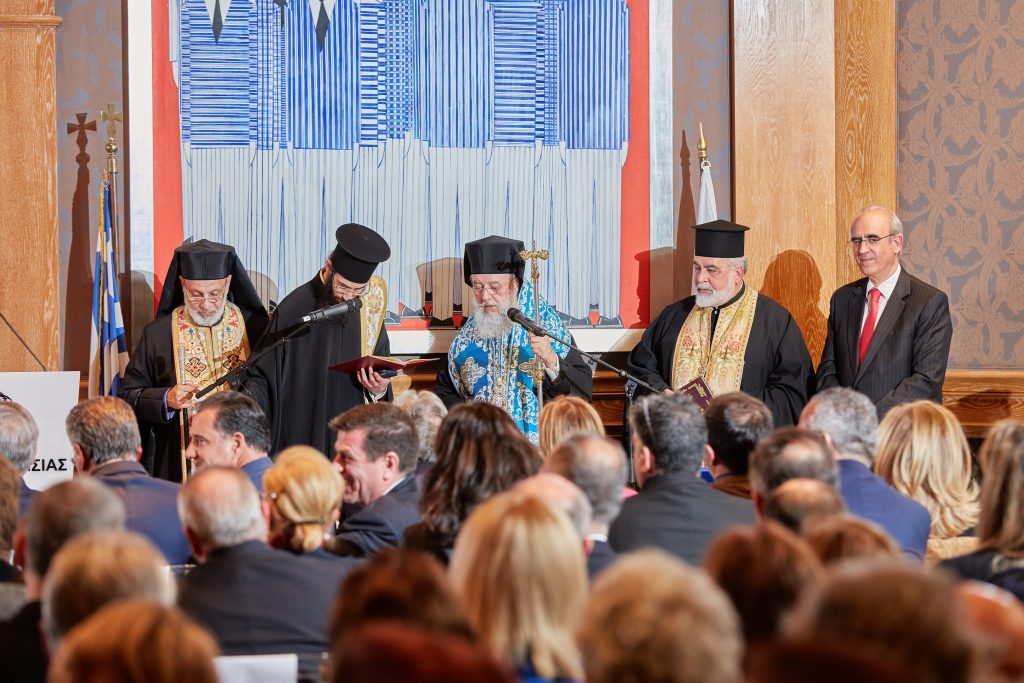 ΕΥΧΕΣ, ΒΡΑΒΕΥΣΕΙΣ ΚΑΙ ΧΑΜΟΓΕΛΑ ΣΤΗΝ ΕΚΔΗΛΩΣΗ ΚΟΠΗΣ ΤΗΣ ΠΡΩΤΟΧΡΟΝΙΑΤΙΚΗΣ ΒΑΣΙΛΟΠΙΤΑΣ ΤΟΥ ΔΗΜΟΥ ΚΗΦΙΣΙΑΣ