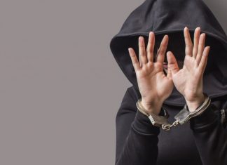 Κηφισιά: Δύο ανήλικοι λήστεψαν 13χρονο υπό την απειλή μαχαιριού και βίας