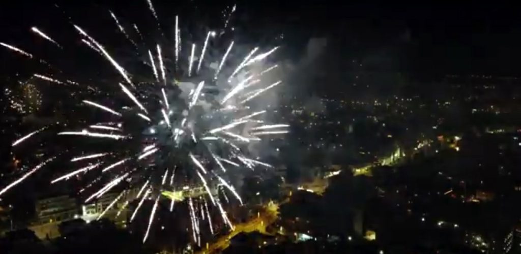 Με εντυπωσιακά πυροτεχνήματα υποδέχτηκε το 2023 ο Δήμος Αμαρουσίου