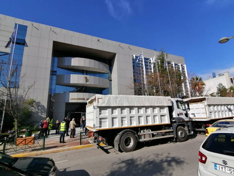 10 φορτηγά (20 τόνων έκαστο) με πολύτιμα αγαθά, η ανθρωπιστική βοήθεια που στέλνουν οι Μαρουσιώτες στους σεισμόπληκτους της Τουρκίας και της Συρίας