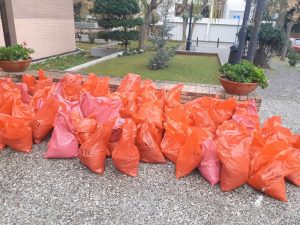 Κηφισιά: Σακούλες με αλάτι διατίθενται από τον Δήμο Κηφισιάς