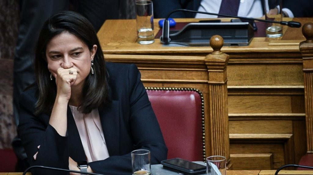 ΣΕΠΕ Αμαρουσίου: Εν κρυπτώ και αστραπιαία επίσκεψη Κεραμέως στο 5ο Νηπιαγωγείο – Ποιους φοβάται και γιατί η κα Υπουργός Παιδείας;