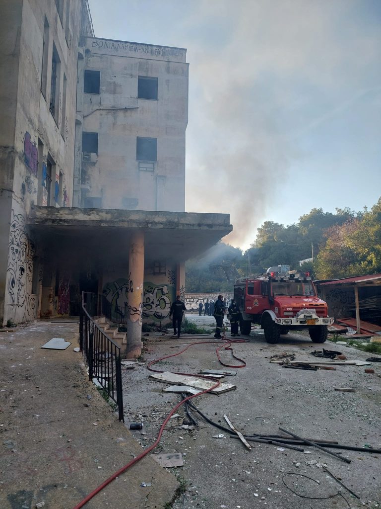 Σβήστηκε άμεσα μικρής έκτασης πυρκαγιά σε υπόγειο χώρο του πρώην Νοσοκομείου Παπαδημητρίου. Προ των ευθυνών τους θέτει τους φερόμενους ιδιοκτήτες η Δήμαρχος Πεντέλης Δήμητρα Κεχαγιά 3 Σβήστηκε άμεσα μικρής έκτασης πυρκαγιά σε υπόγειο χώρο του πρώην Νοσοκομείου Παπαδημητρίου. Προ των ευθυνών τους θέτει τους φερόμενους ιδιοκτήτες η Δήμαρχος Πεντέλης Δήμητρα Κεχαγιά