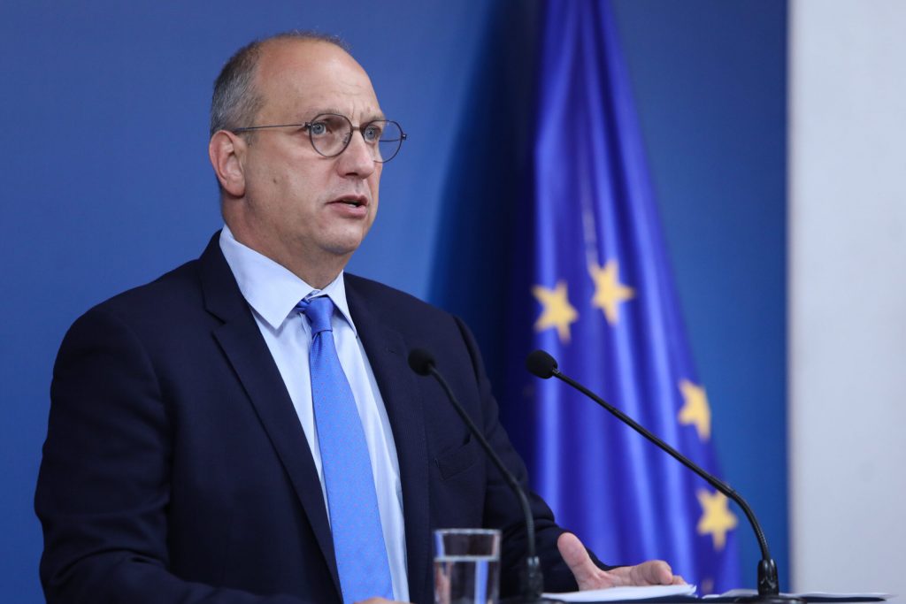 Γ. Οικονόμου: Σε εφαρμογή το πρόγραμμα χορήγησης χαμηλότοκων & άτοκων στεγαστικών δανείων σε 10.000 νέους ή νέα ζευγάρια 25-39 ετών