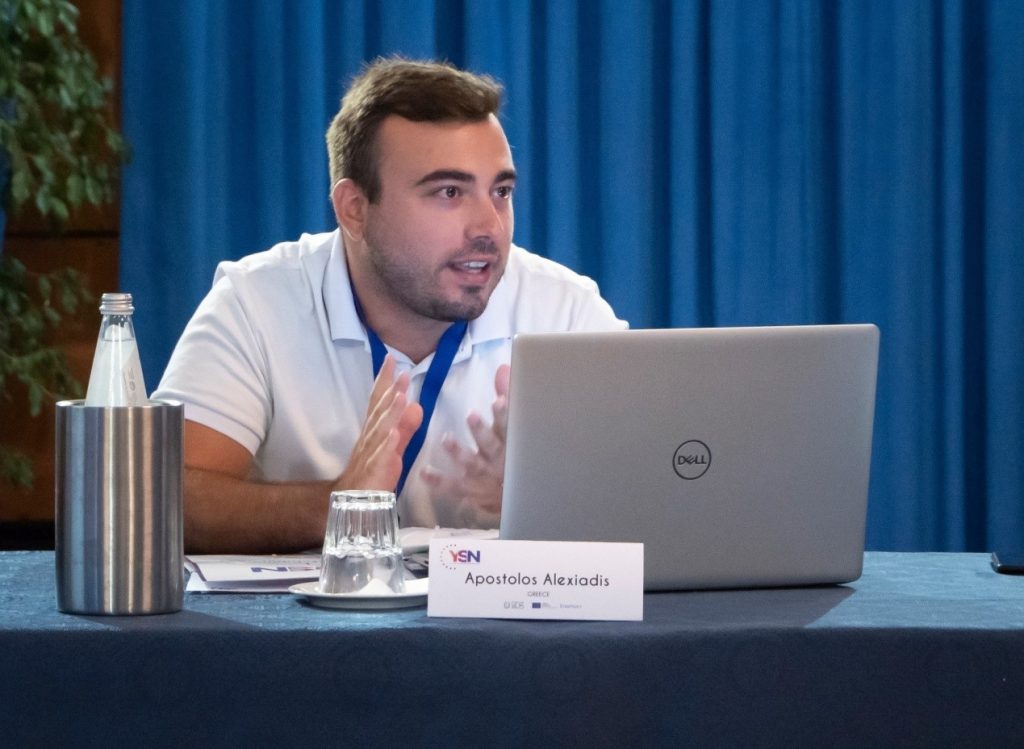 Ο Απόστολος Αλεξιάδης είναι ο Υπεύθυνος στη Γραμματεία Ψηφιακού Μετασχηματισμού της ΟΝΝΕΔ και εργάζεται στο ευρωπαϊκό πρόγραμμα Erasmus+ τομέας Νεολαία.
