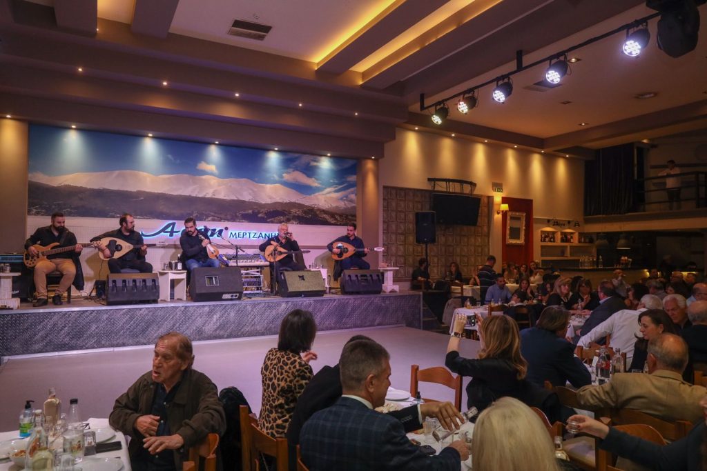 Εκπροσώπηση του Δήμου Αμαρουσίου στον ετήσιο χορό της Ένωσης Κρητών Αμαρουσίου «Ο Κρηταγενής Ζευς»