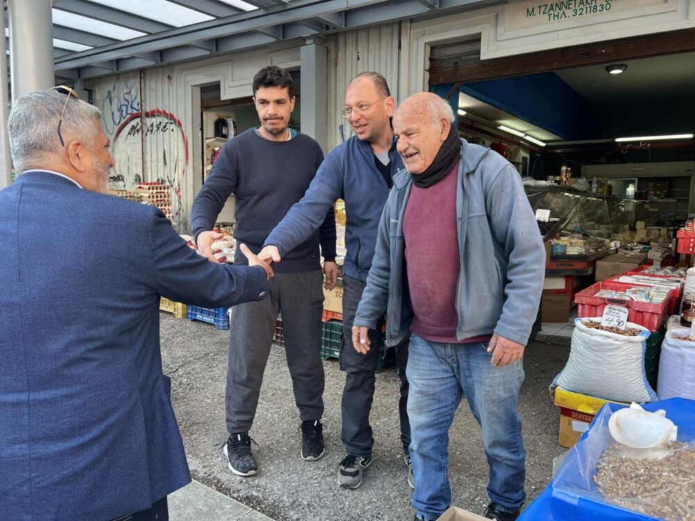 Επίσκεψη Περιφερειάρχη στη Βαρβάκειο Αγορά – Εντατικοί οι έλεγχοι της Περιφέρειας στις τιμές και τα τρόφιμα ενόψει Πάσχα 14 photo-varvakeios-10-1000x750