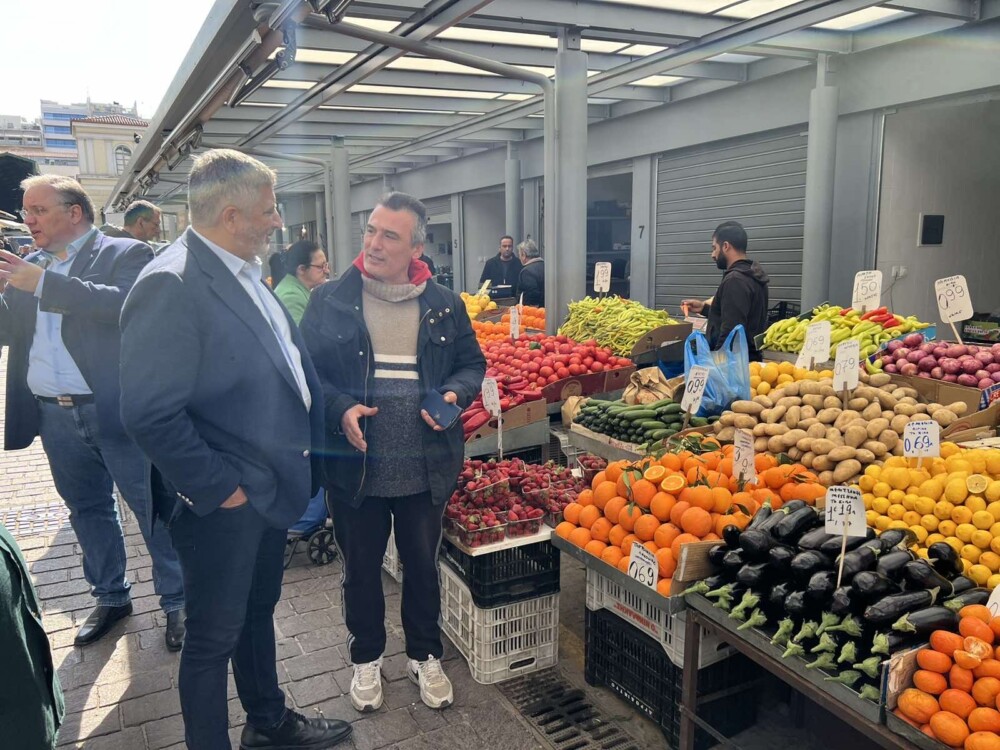 Επίσκεψη Περιφερειάρχη στη Βαρβάκειο Αγορά – Εντατικοί οι έλεγχοι της Περιφέρειας στις τιμές και τα τρόφιμα ενόψει Πάσχα 17 photo-varvakeios-6-1000x750