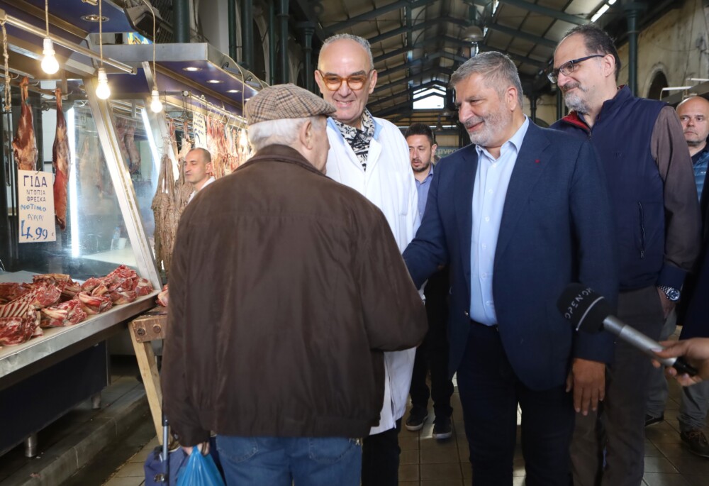Επίσκεψη Περιφερειάρχη στη Βαρβάκειο Αγορά – Εντατικοί οι έλεγχοι της Περιφέρειας στις τιμές και τα τρόφιμα ενόψει Πάσχα 18 photo-varvakeios-5-1000x685