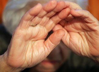 Πεντέλη: Ξυλοδαρμός σε ηλικιωμένους από τον γιο τους τα τελευταία 10 χρόνια