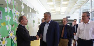 Με τα παιδιά και τους εργαζόμενους του Κέντρου Διημέρευσης και Ημερήσιας Φροντίδας στο Χατζηπατέρειο Κέντρο συναντήθηκε ο Περιφερειάρχης Αττικής