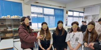 Με την αρωγή της Περιφέρειας Αττικής, η δράση «Μαθαίνω χωρίς να βλέπω» σε σχολεία της Αττικής