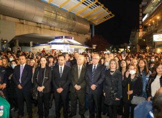 Στην Ακολουθία της Αποκαθήλωσης, και την Περιφορά του Επιταφίου του Ι.Ν. Κοιμήσεως Θεοτόκου ο Δήμαρχος Αμαρουσίου Θεόδωρος Αμπατζόγλου