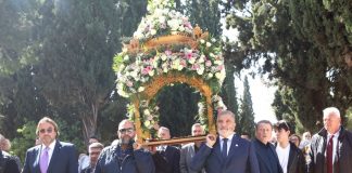 Στην ακολουθία των Μεγάλων Ωρών και του Εσπερινού στο Μαρούσι, ο Περιφερειάρχης Αττικής Γ. Πατούλης