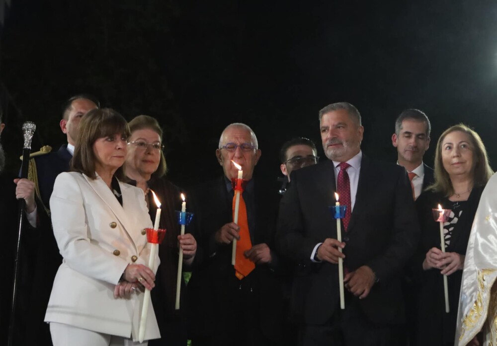 Στην Ιερά Ακολουθία της Αναστάσεως στον Ιερό καθεδρικό Ναό Αθηνών, παρουσία και της Προέδρου της Δημοκρατίας Κ. Σακελλαροπούλου, παρέστη ο Περιφερειάρχης Αττικής Γ. Πατούλης 23 336602_n-1000x697