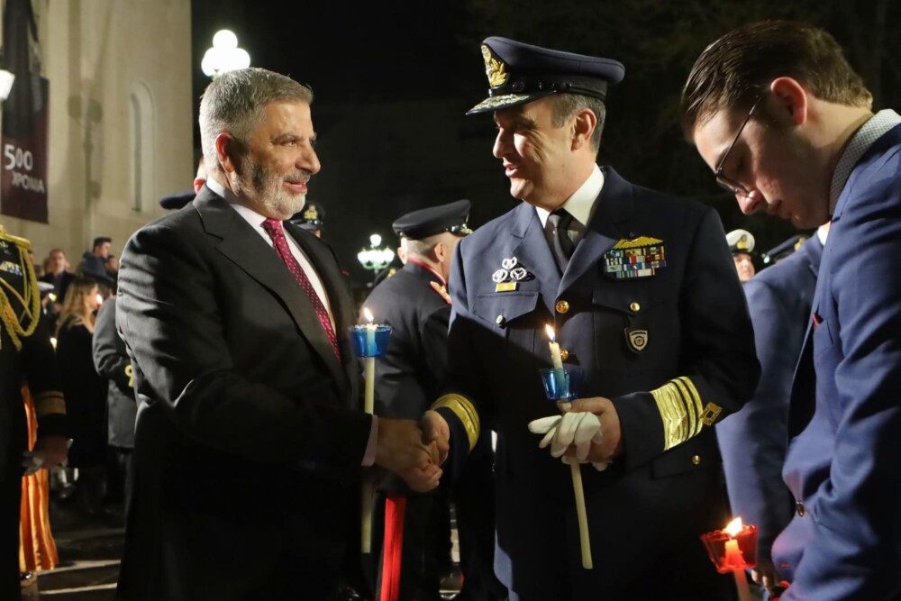 Στην Ιερά Ακολουθία της Αναστάσεως στον Ιερό καθεδρικό Ναό Αθηνών, παρουσία και της Προέδρου της Δημοκρατίας Κ. Σακελλαροπούλου, παρέστη ο Περιφερειάρχης Αττικής Γ. Πατούλης 22 336673λ783_n-1000x667