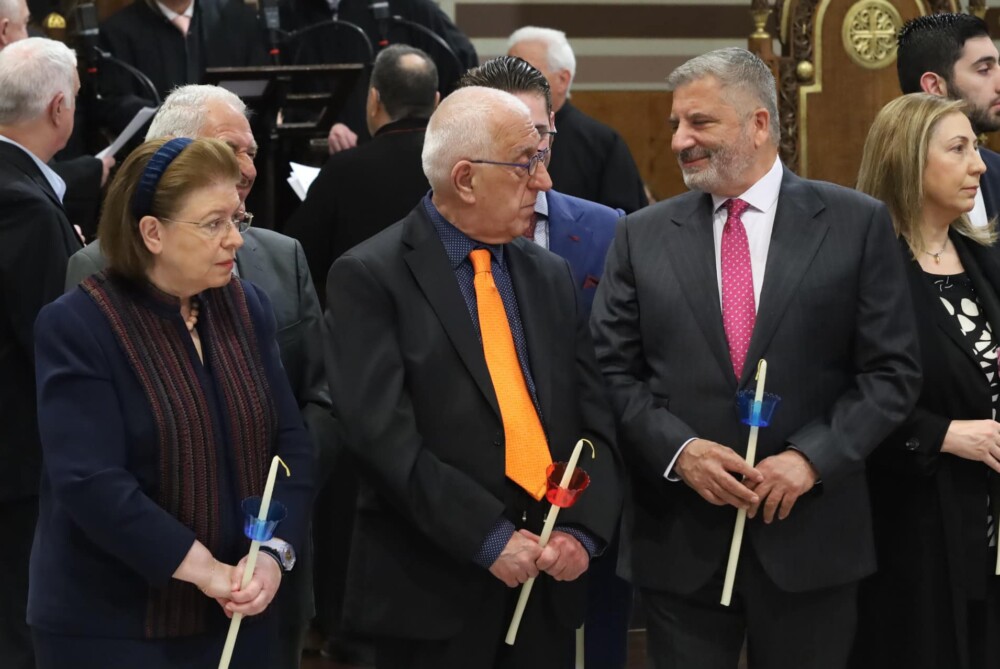 Στην Ιερά Ακολουθία της Αναστάσεως στον Ιερό καθεδρικό Ναό Αθηνών, παρουσία και της Προέδρου της Δημοκρατίας Κ. Σακελλαροπούλου, παρέστη ο Περιφερειάρχης Αττικής Γ. Πατούλης 29 33λ261_n-1000x669
