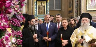 Στον Ιερό καθεδρικό Ναό Αθηνών για την Μεγάλη Περιφορά του Επιταφίου ο Περιφερειάρχης Αττικής Γ. Πατούλης