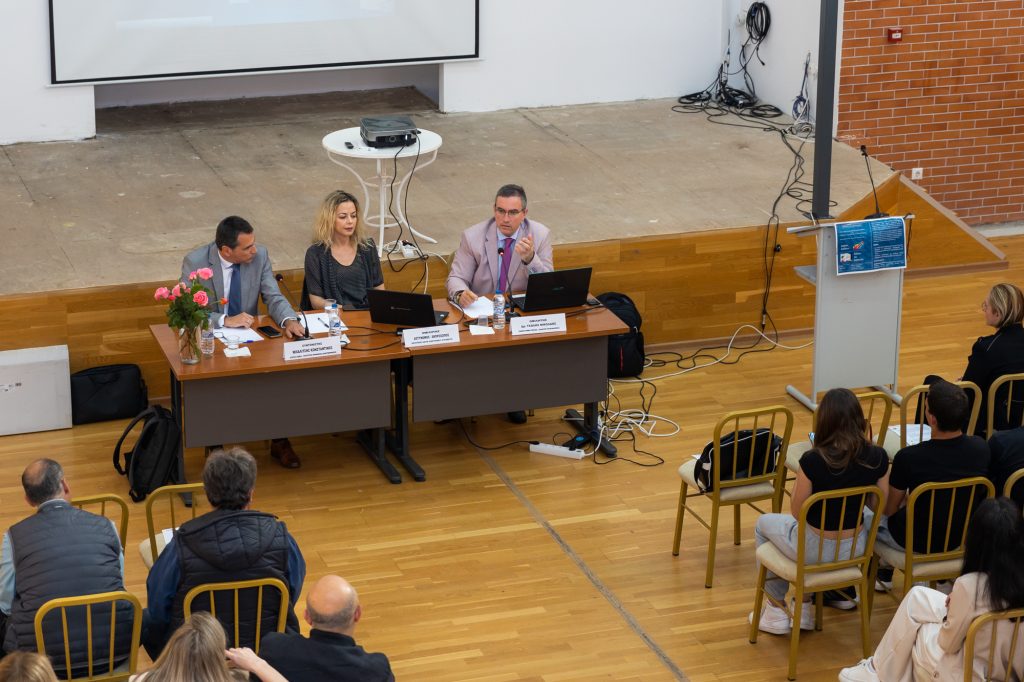 ΕΝΔΙΑΦΕΡΟΥΣΑ ΗΜΕΡΙΔΑ για το ασφαλές διαδίκτυο 8 ΕΝΔΙΑΦΕΡΟΥΣΑ ΗΜΕΡΙΔΑ για το ασφαλές διαδίκτυο
