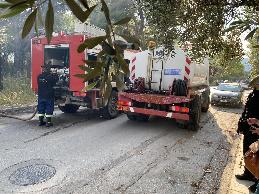 ΈΣΒΗΣΕ Η ΦΩΤΙΑ ΣΕ ΕΓΚΑΤΑΛΕΛΕΙΜΜΕΝΟ ΛΥΟΜΕΝΟ ΚΤΙΣΜΑ ΣΤΗ ΝΕΑ ΚΗΦΙΣΙΑ 5 ΈΣΒΗΣΕ Η ΦΩΤΙΑ ΣΕ ΕΓΚΑΤΑΛΕΛΕΙΜΜΕΝΟ ΛΥΟΜΕΝΟ ΚΤΙΣΜΑ ΣΤΗ ΝΕΑ ΚΗΦΙΣΙΑ
