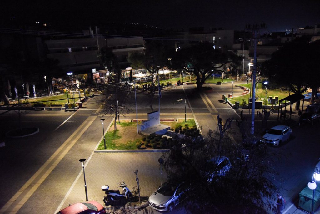 Καλύτερος φωτισμός, μείωση ενέργειας. Τοποθετούνται 500 νέα φωτιστικά δημοτικού φωτισμού χαμηλής κατανάλωσης ενέργειας. Δήμητρα Κεχαγιά: Αλλάζουμε σχεδόν το σύνολο του δημοτικού φωτισμού, εξοικονομούμε ενέργεια, προστατεύουμε το περιβάλλον 3 Καλύτερος φωτισμός, μείωση ενέργειας. Τοποθετούνται 500 νέα φωτιστικά δημοτικού φωτισμού χαμηλής κατανάλωσης ενέργειας. Δήμητρα Κεχαγιά: Αλλάζουμε σχεδόν το σύνολο του δημοτικού φωτισμού, εξοικονομούμε ενέργεια, προστατεύουμε το περιβάλλον