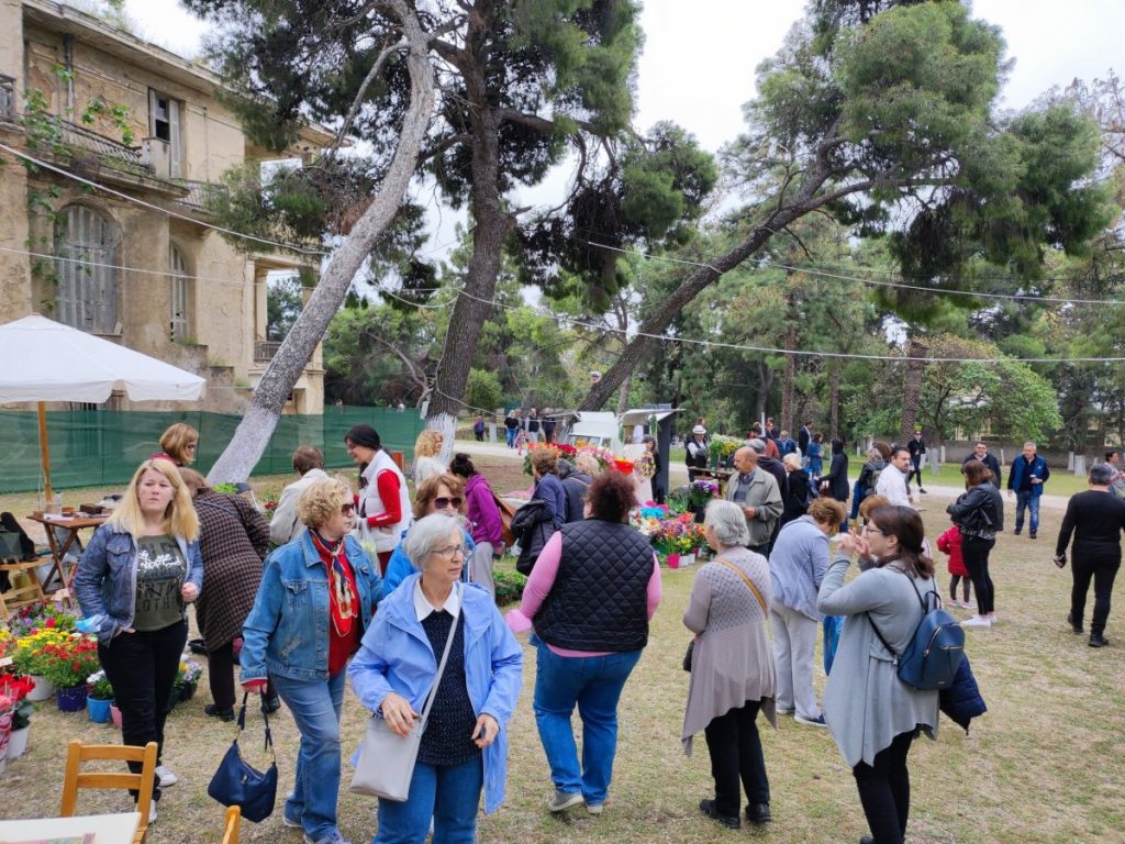 Πρώτη Πρωτομαγιά μέσα στο Κτήμα Φιξ έκαναν οι Ηρακλειώτες στη γιορτή του Δήμου Ηρακλείου Αττικής 3 Πρώτη Πρωτομαγιά μέσα στο Κτήμα Φιξ έκαναν οι Ηρακλειώτες στη γιορτή του Δήμου Ηρακλείου Αττικής