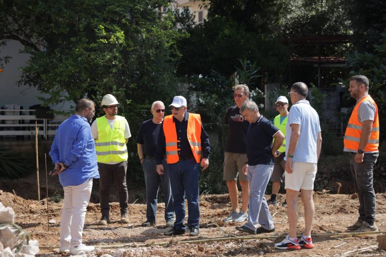 Αυτοψίες του Δημάρχου Αμαρουσίου Θεόδωρου Αμπατζόγλου σε έργα και σε σημεία της οριογραμμής του Ρέματος Σαπφούς