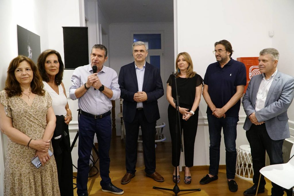 Επιτυχή τα εγκαίνια της Φωτογραφικής Έκθεσης με τίτλο «ΠΑΡΕΓΚΛΙΣΗ» του Χρήστου Νικόλη, στον Πολυχώρο Πολιτισμού «ΑΡΤΕΜΙΣ» στο Μαρούσι 4 Επιτυχή τα εγκαίνια της Φωτογραφικής Έκθεσης με τίτλο «ΠΑΡΕΓΚΛΙΣΗ» του Χρήστου Νικόλη, στον Πολυχώρο Πολιτισμού «ΑΡΤΕΜΙΣ» στο Μαρούσι