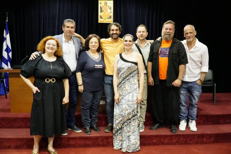 Με μεγάλη επιτυχία πραγματοποιήθηκε η παρουσίαση της Ποιητικής Συλλογής «Αγνές Προθέσεις» του  Στέφανου Κακαβούλη στο Δημαρχείο Αμαρουσίου