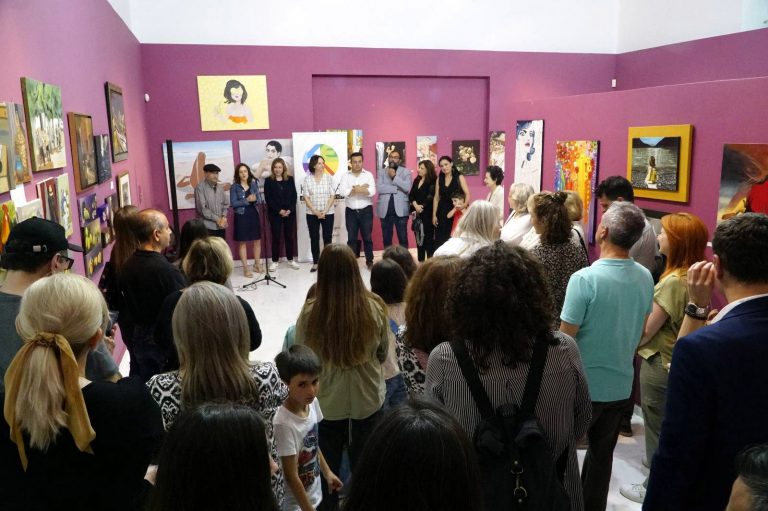 Με τα εγκαίνια της Γ’ Έκθεσης – Τμημάτων Ζωγραφικής Ενηλίκων, Παιδικής & Εφηβικής Ζωγραφικής συνεχίζονται οι καλλιτεχνικές εκδηλώσεις του Δήμου Αμαρουσίου