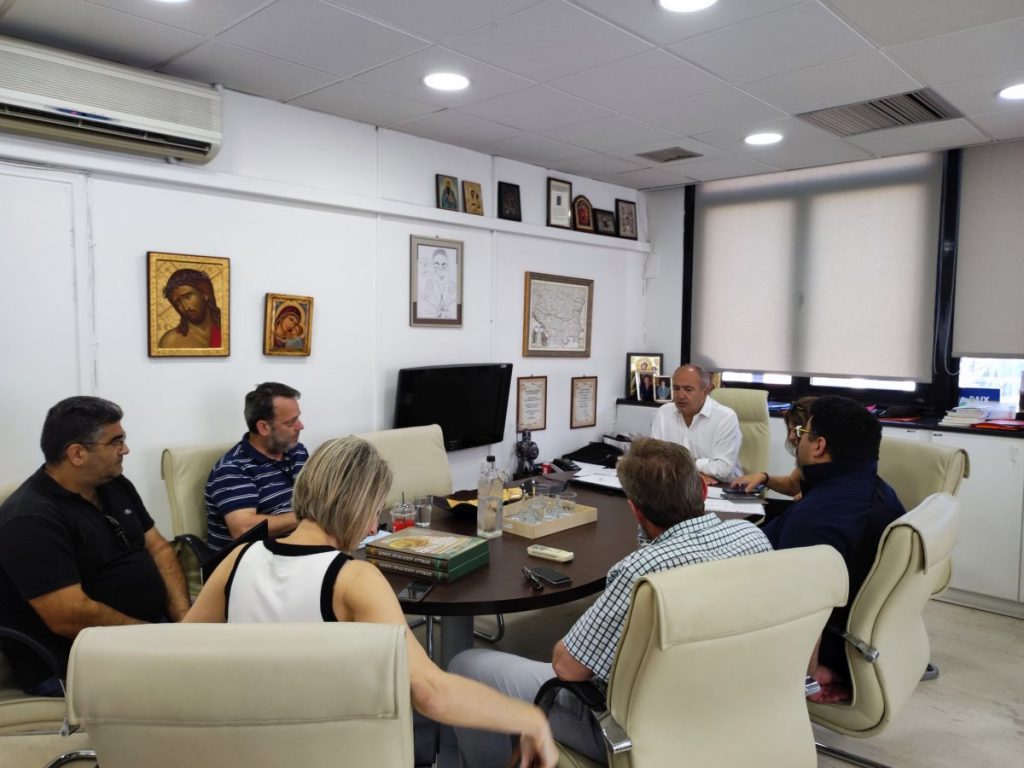 «Σταματήστε το υπερβολικό κλάδεμα που χαλάει την εικόνα των δέντρων»: αυστηρό μήνυμα του Νίκου Μπάμπαλου στον ΔΕΔΔΗΕ 3 «Σταματήστε το υπερβολικό κλάδεμα που χαλάει την εικόνα των δέντρων»: αυστηρό μήνυμα του Νίκου Μπάμπαλου στον ΔΕΔΔΗΕ