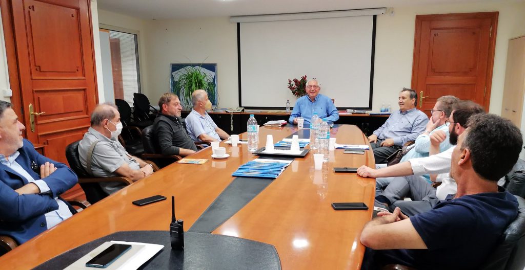 Συνάντηση του Δημάρχου Αμαρουσίου Θ. Αμπατζόγλου με τον Εξωραϊστικό Σύλλογο Ηπειρωτών Αμαρουσίου «Ο Άγιος Γεώργιος» για τις εξελίξεις στην επέκταση του σχεδίου στην περιοχή Ηπειρώτικα-Καρπάθικα 5 Συνάντηση του Δημάρχου Αμαρουσίου Θ. Αμπατζόγλου με τον Εξωραϊστικό Σύλλογο Ηπειρωτών Αμαρουσίου «Ο Άγιος Γεώργιος» για τις εξελίξεις στην επέκταση του σχεδίου στην περιοχή Ηπειρώτικα-Καρπάθικα