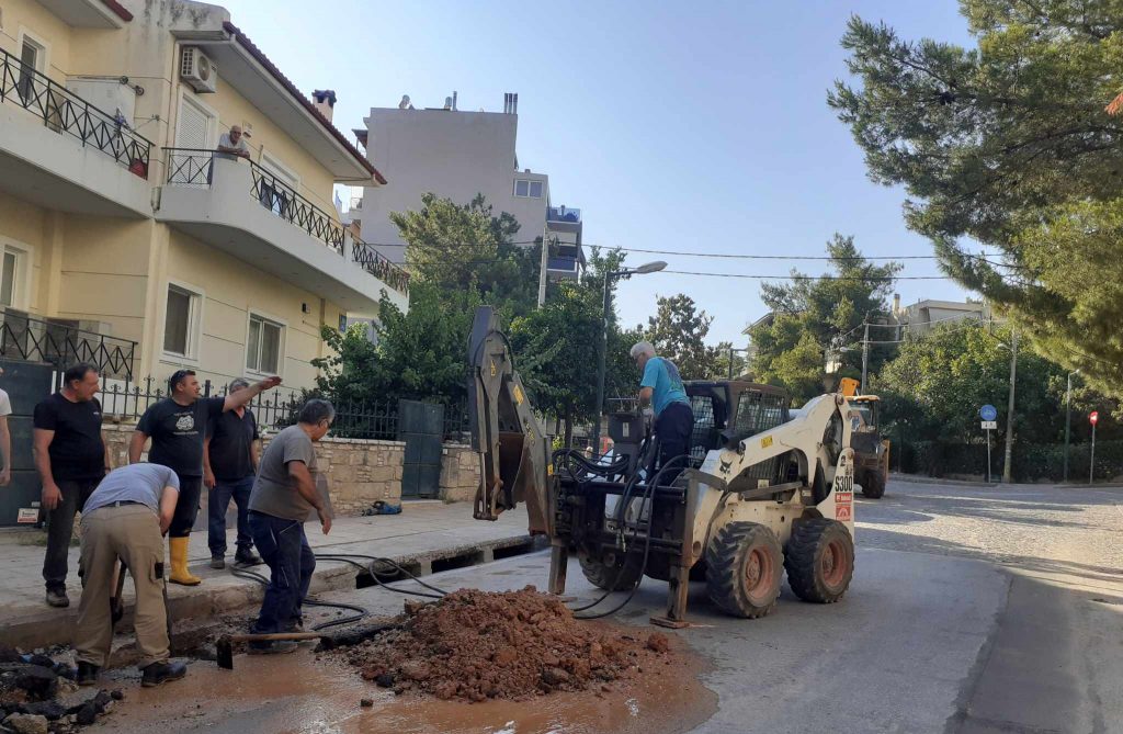 9.30 Η ΒΛΑΒΗ ΑΠΟΚΑΤΑΣΤΑΘΗΚΕ /ΝΕΑ ΕΡΥΘΡΑΙΑ: ΈΚΤΑΚΤΗ ΒΛΑΒΗ ΣΕ ΑΓΩΓΟ ΥΔΡΕΥΣΗ