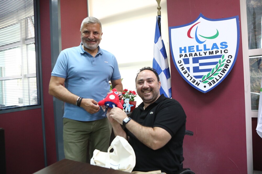 Εννέα ειδικά διαμορφωμένα οχήματα τύπου Mini Van από την Περιφέρεια Αττικής στην Ελληνική Παραολυμπιακή Επιτροπή για την ασφαλή μετακίνηση και τις ανάγκες των αθλητών ΑμΕΑ 17 STEF2556-1000x667