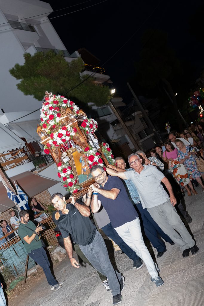 ΜΕ ΚΑΤΑΝΥΞΗ Η ΛΙΤΑΝΕΙΑ ΤΗΣ ΕΙΚΟΝΑΣ ΤΟΥ ΑΓ. ΦΑΝΟΥΡΙΟΥ ΣΤΗ ΝΕΑ ΕΡΥΘΡΑΙΑ 10 ΜΕ ΚΑΤΑΝΥΞΗ Η ΛΙΤΑΝΕΙΑ ΤΗΣ ΕΙΚΟΝΑΣ ΤΟΥ ΑΓ. ΦΑΝΟΥΡΙΟΥ ΣΤΗ ΝΕΑ ΕΡΥΘΡΑΙΑ