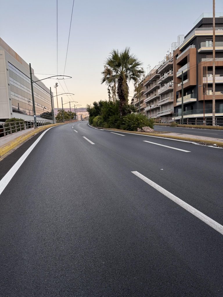 Ολοκληρώθηκε και παραδόθηκε στην κυκλοφορία η Λεωφόρος Ελευθερίου Βενιζέλου (Θησέως) στην Καλλιθέα