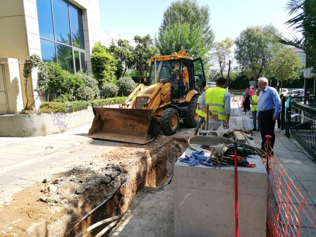 Νεότερη αυτοψία του Δημάρχου Αμαρουσίου Θεόδωρου Αμπατζόγλου σε αντιπλημμυρικά έργα στην πόλη