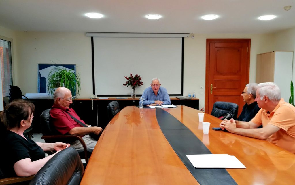 Συνάντηση του Δημάρχου Αμαρουσίου Θεόδωρου Αμπατζόγλου με το Σωματείο Συνταξιούχων ΙΚΑ Αμαρουσίου & όμορων Δήμων 4 Συνάντηση του Δημάρχου Αμαρουσίου Θεόδωρου Αμπατζόγλου με το Σωματείο Συνταξιούχων ΙΚΑ Αμαρουσίου & όμορων Δήμων
