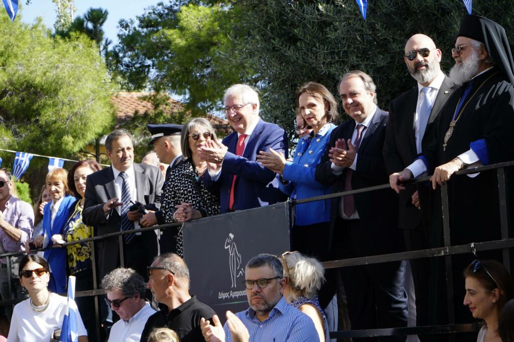 Με λαμπρότητα και κάθε επισημότητα το Μαρούσι γιόρτασε την Εθνική Επέτειο της 28ης Οκτωβρίου τιμώντας τους ήρωες του Έπους του ’40 4 Με λαμπρότητα και κάθε επισημότητα το Μαρούσι γιόρτασε την Εθνική Επέτειο της 28ης Οκτωβρίου τιμώντας τους ήρωες του Έπους του ’40