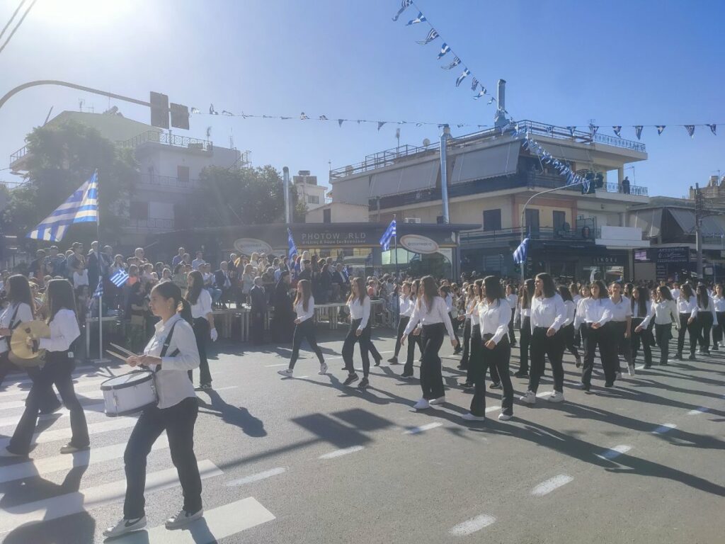 Με λαμπρότητα ο εορτασμός της 28ης Οκτωβρίου στον Δήμο Ηρακλείου Αττικής – Για πρώτη φορά παρέλασε και το Ειδικό Σχολείο