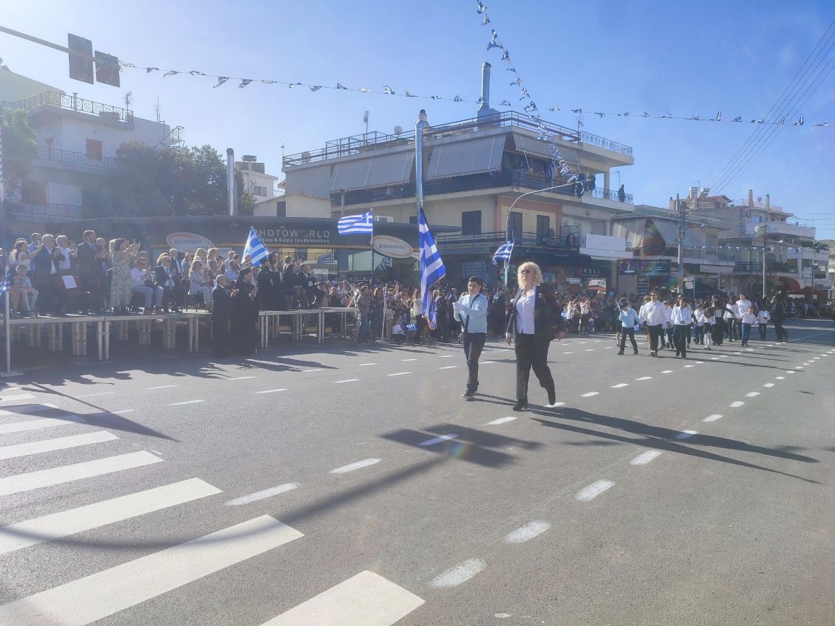 Με λαμπρότητα ο εορτασμός της 28ης Οκτωβρίου στον Δήμο Ηρακλείου Αττικής – Για πρώτη φορά παρέλασε και το Ειδικό Σχολείο